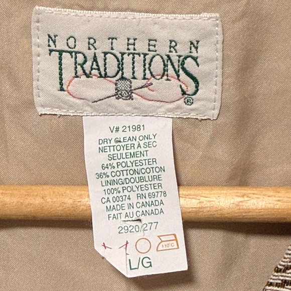 Northern Traditions Beige holiday vest - Picture 3 of 4